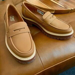 TOMS Women’s Cara Leather Loafers